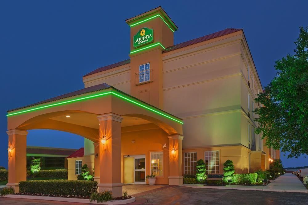 La Quinta Inn & Suites Tulsa Exterior foto